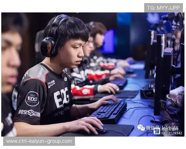 Knight中路清线转边，边路开花连拿人头